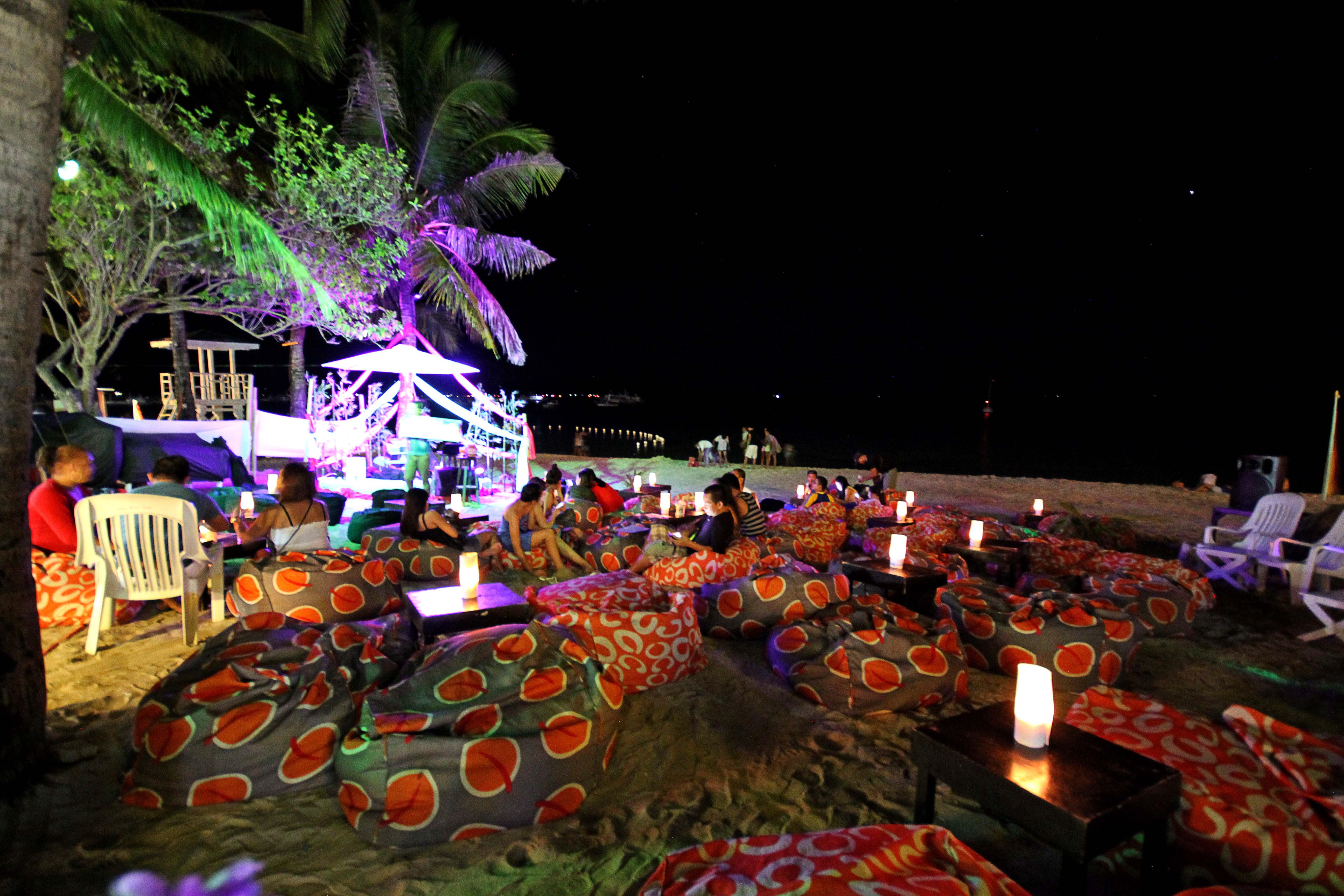 Bamboo Beach Resort & Restaurant Manoc-Manoc Buitenkant foto