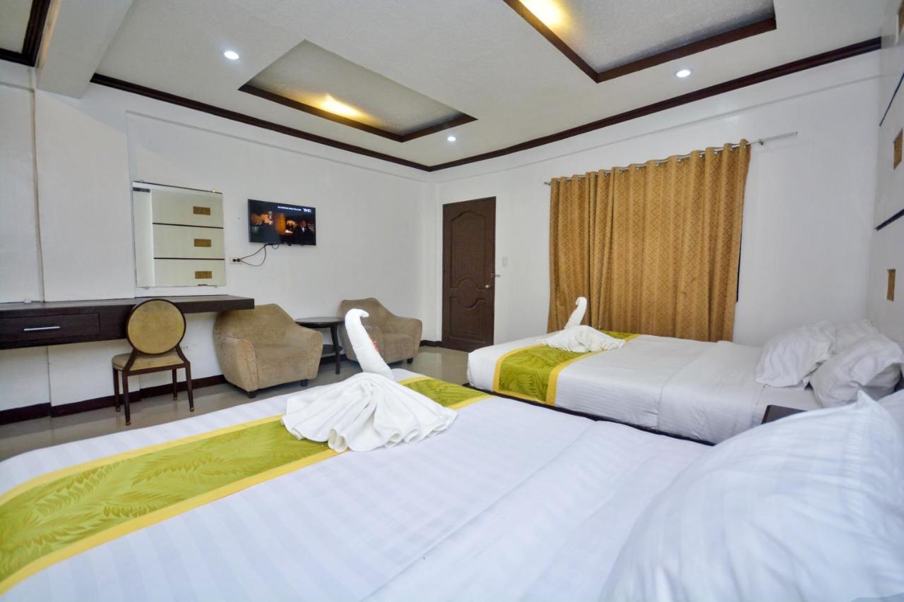 Bamboo Beach Resort & Restaurant Manoc-Manoc Buitenkant foto