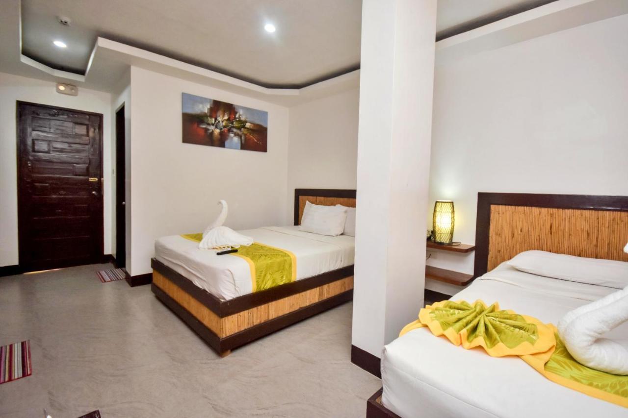 Bamboo Beach Resort & Restaurant Manoc-Manoc Buitenkant foto