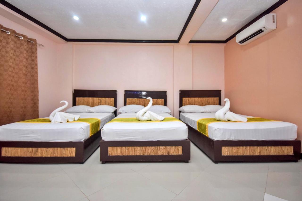 Bamboo Beach Resort & Restaurant Manoc-Manoc Buitenkant foto