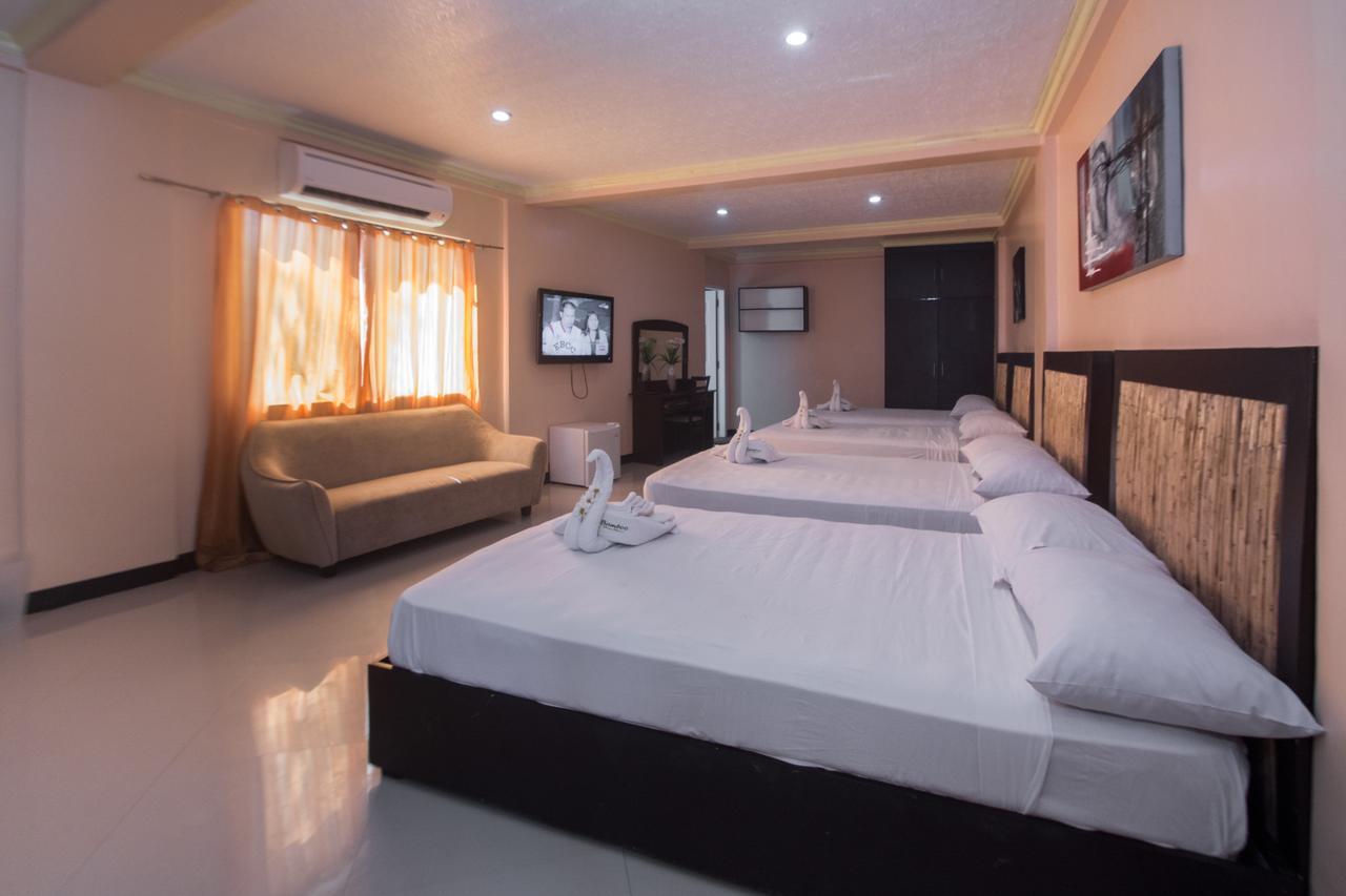 Bamboo Beach Resort & Restaurant Manoc-Manoc Buitenkant foto
