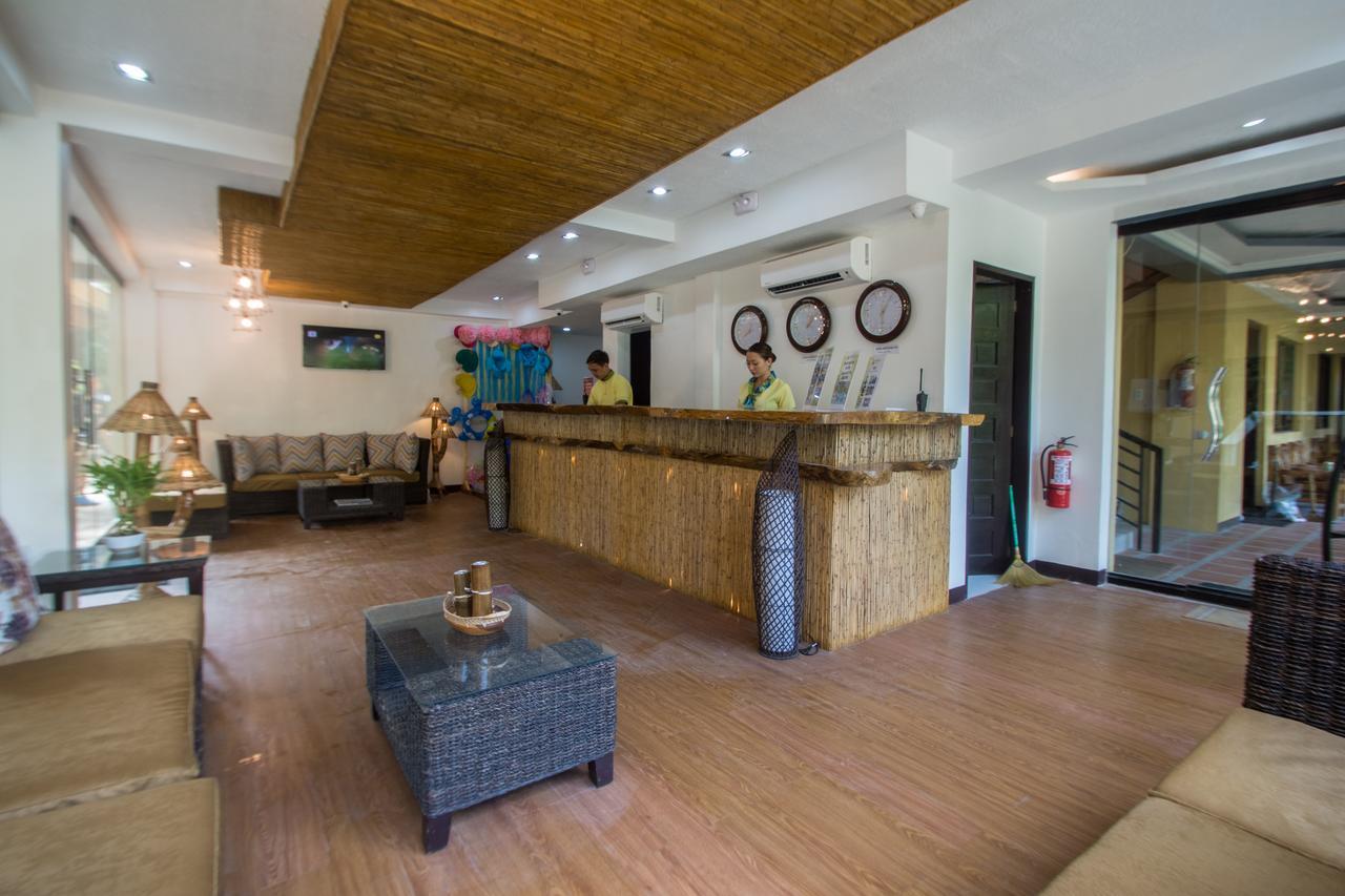 Bamboo Beach Resort & Restaurant Manoc-Manoc Buitenkant foto
