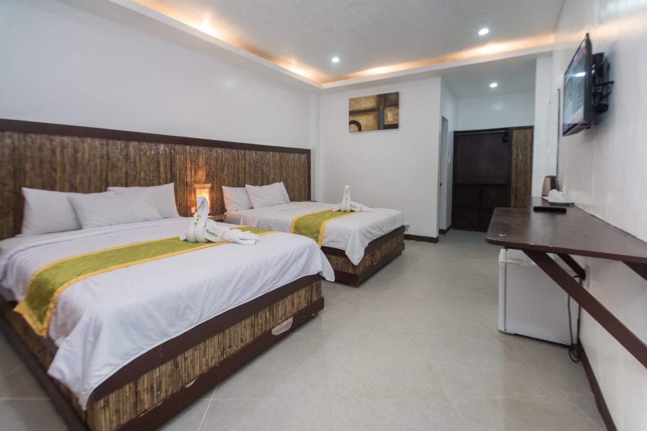 Bamboo Beach Resort & Restaurant Manoc-Manoc Buitenkant foto