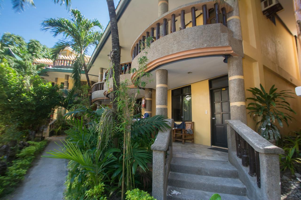 Bamboo Beach Resort & Restaurant Manoc-Manoc Buitenkant foto